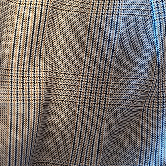 Mini Skirt with built in shorts - Picture 6 of 6